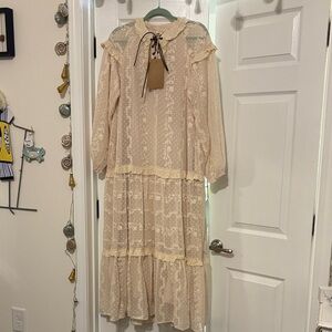 Elegant Cream Lace Dress